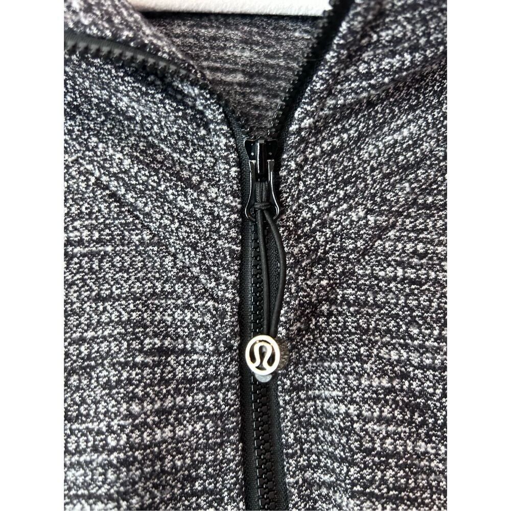 Lululemon Be Present Jacket Size 6 - Picture 3 of 7